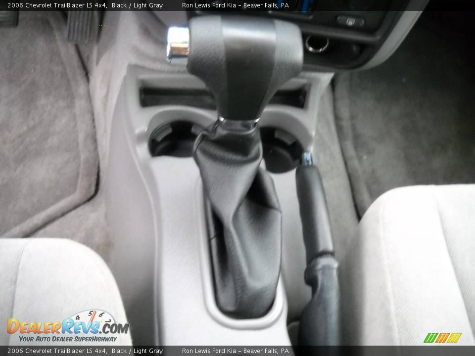 2006 Chevrolet TrailBlazer LS 4x4 Black / Light Gray Photo #23