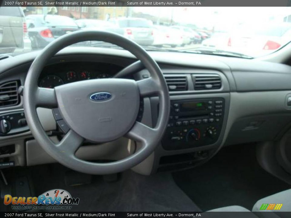 2007 Ford Taurus SE Silver Frost Metallic / Medium/Dark Flint Photo #10