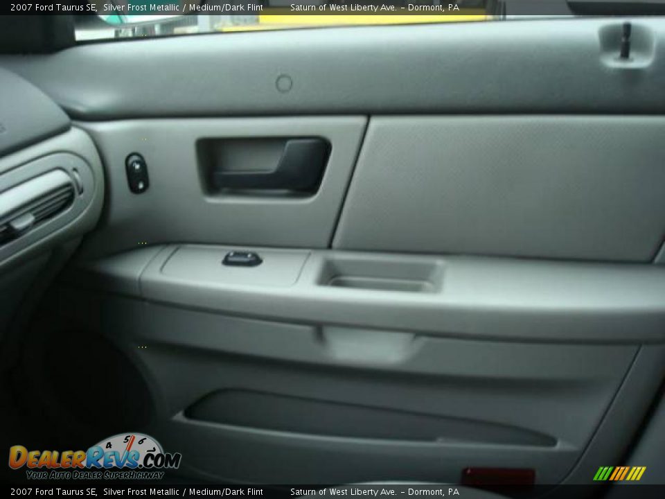 2007 Ford Taurus SE Silver Frost Metallic / Medium/Dark Flint Photo #12