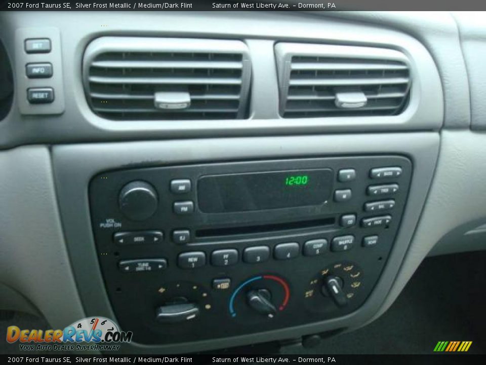 2007 Ford Taurus SE Silver Frost Metallic / Medium/Dark Flint Photo #13