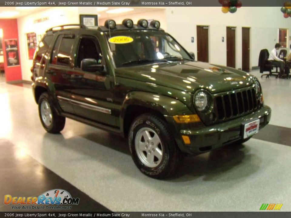 2006 Jeep Liberty Sport 4x4 Jeep Green Metallic / Medium Slate Gray Photo #7
