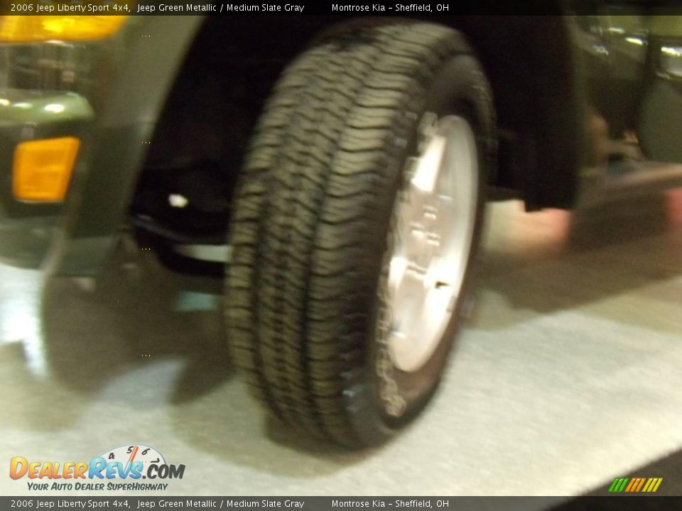 2006 Jeep Liberty Sport 4x4 Jeep Green Metallic / Medium Slate Gray Photo #10