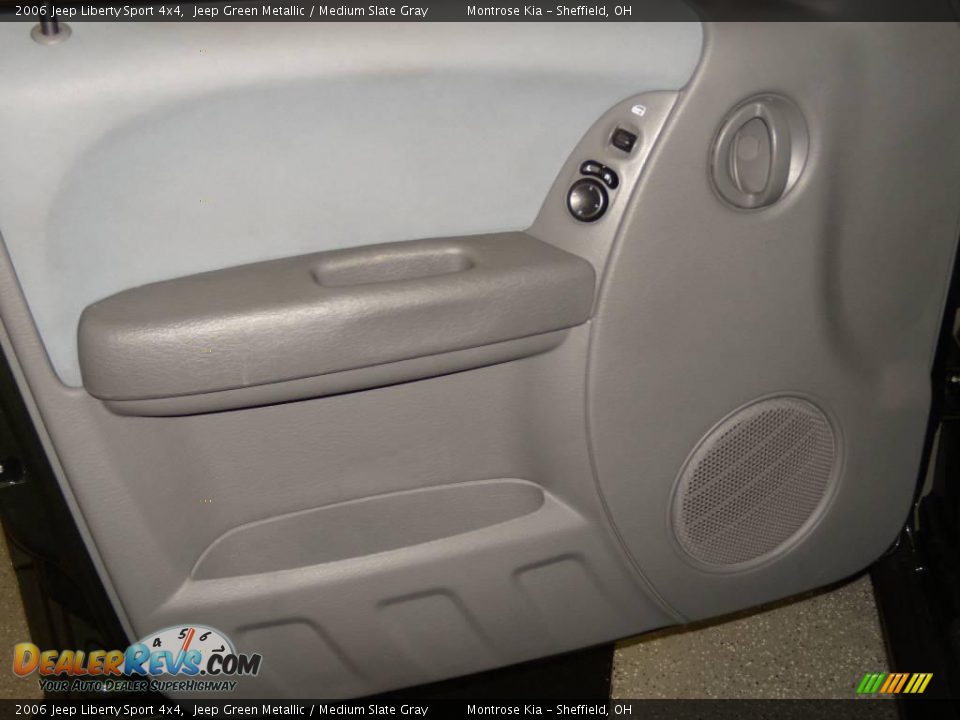 2006 Jeep Liberty Sport 4x4 Jeep Green Metallic / Medium Slate Gray Photo #19