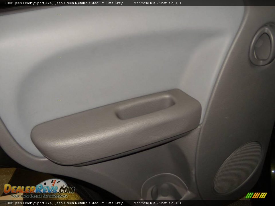 2006 Jeep Liberty Sport 4x4 Jeep Green Metallic / Medium Slate Gray Photo #22