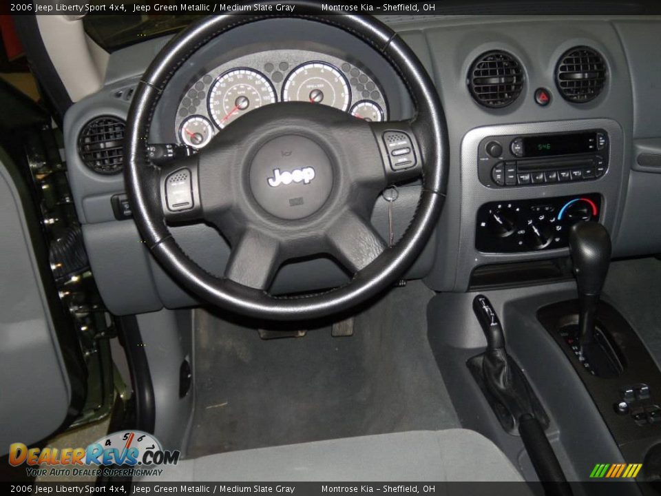 2006 Jeep Liberty Sport 4x4 Jeep Green Metallic / Medium Slate Gray Photo #30