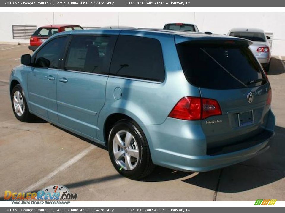 2010 Volkswagen Routan SE Antigua Blue Metallic / Aero Gray Photo #2