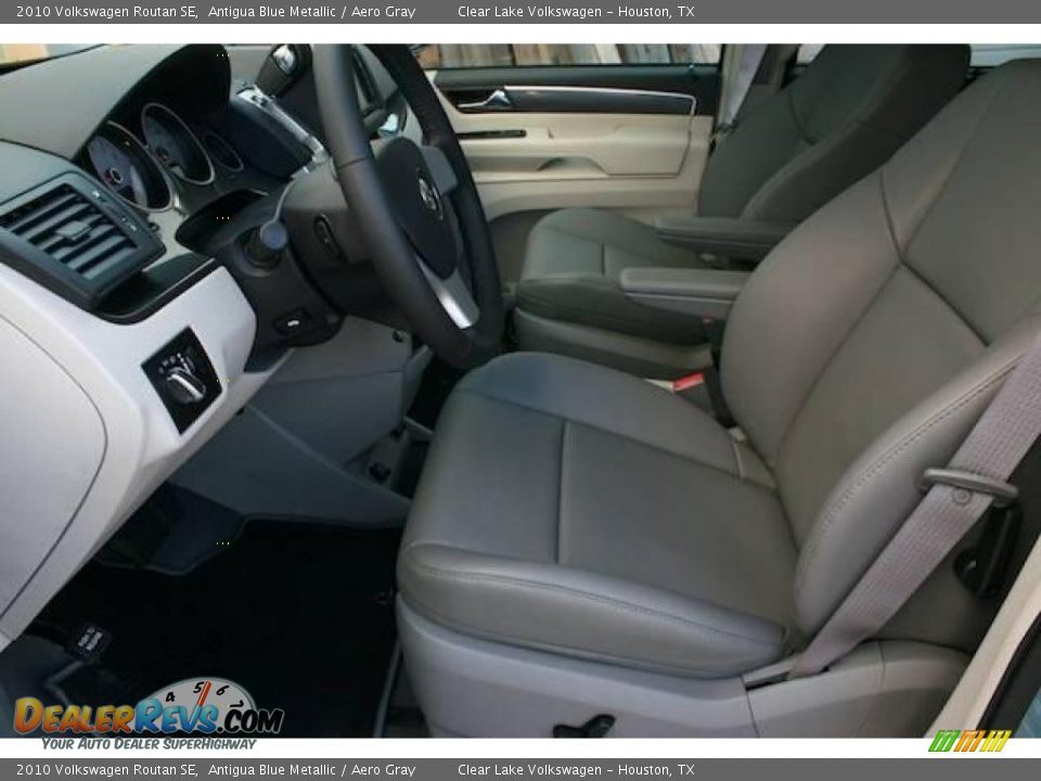 2010 Volkswagen Routan SE Antigua Blue Metallic / Aero Gray Photo #5