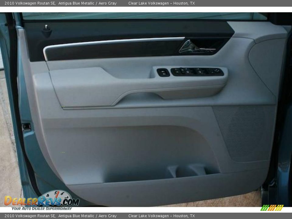 2010 Volkswagen Routan SE Antigua Blue Metallic / Aero Gray Photo #10