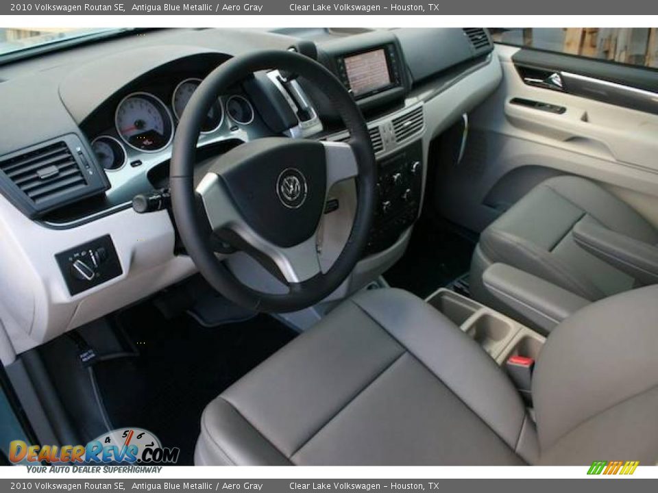 2010 Volkswagen Routan SE Antigua Blue Metallic / Aero Gray Photo #12
