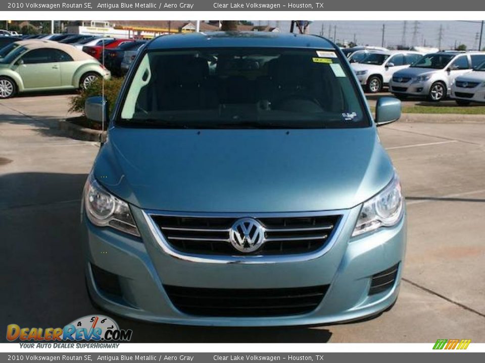 2010 Volkswagen Routan SE Antigua Blue Metallic / Aero Gray Photo #13