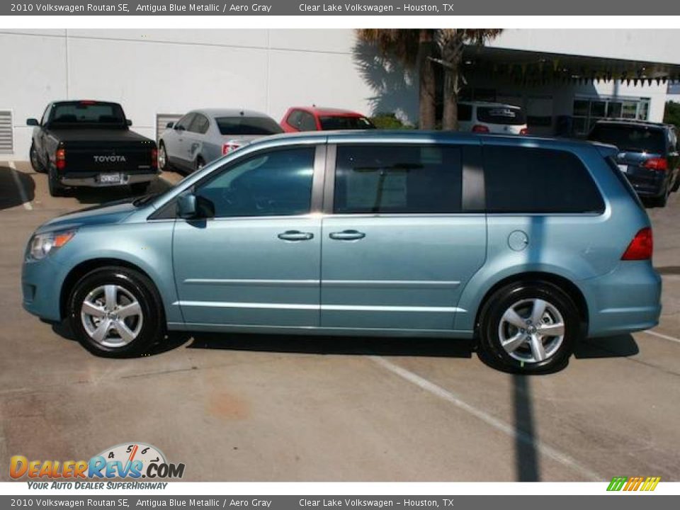 2010 Volkswagen Routan SE Antigua Blue Metallic / Aero Gray Photo #14