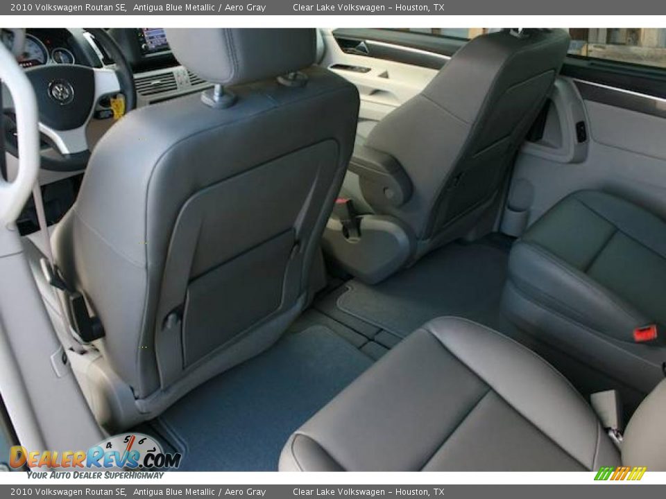 2010 Volkswagen Routan SE Antigua Blue Metallic / Aero Gray Photo #15