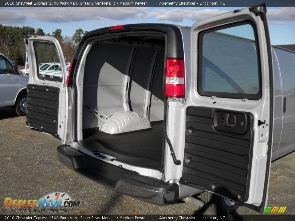 2010 Chevrolet Express 1500 Work Van Sheer Silver Metallic / Medium Pewter Photo #14
