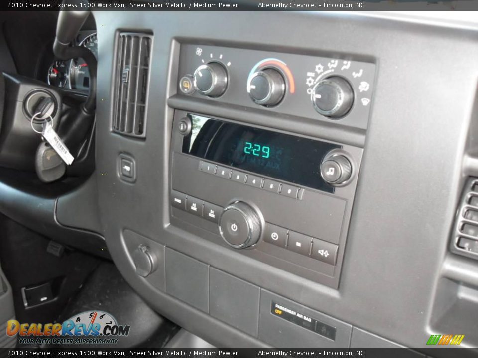 2010 Chevrolet Express 1500 Work Van Sheer Silver Metallic / Medium Pewter Photo #21