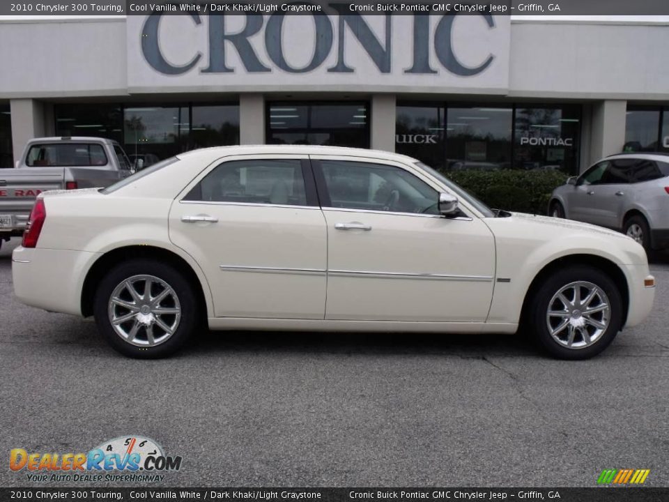 2010 Chrysler 300 Touring Cool Vanilla White / Dark Khaki/Light Graystone Photo #1