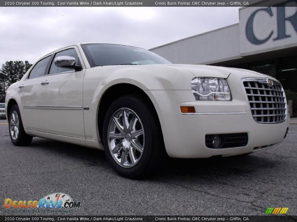 2010 Chrysler 300 Touring Cool Vanilla White / Dark Khaki/Light Graystone Photo #2