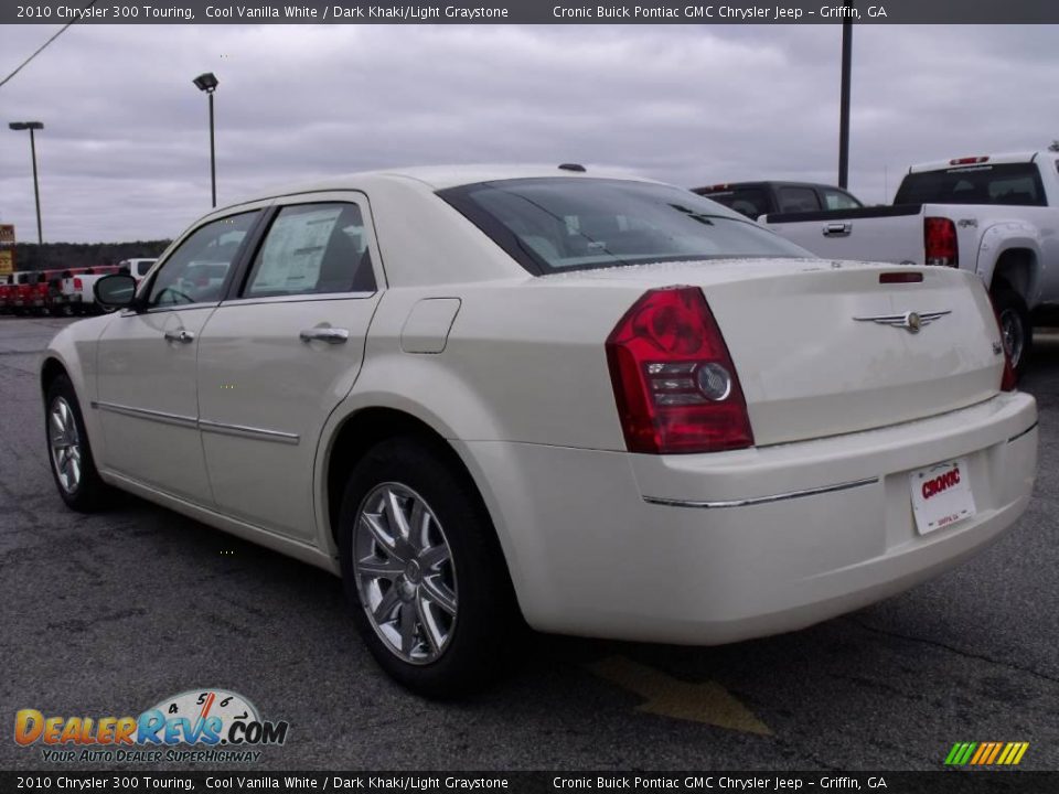 2010 Chrysler 300 Touring Cool Vanilla White / Dark Khaki/Light Graystone Photo #6