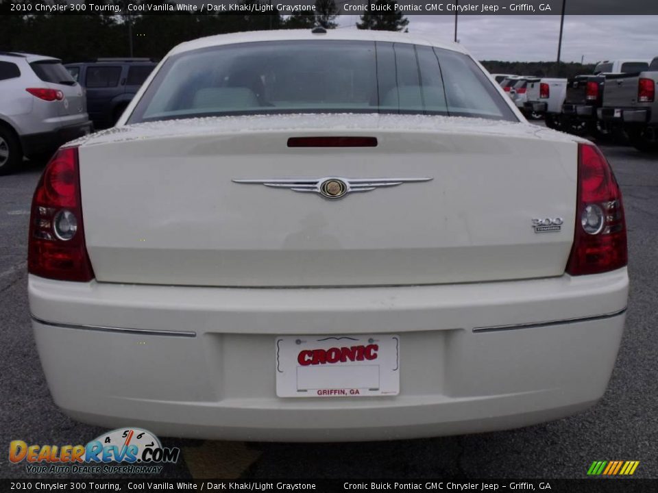 2010 Chrysler 300 Touring Cool Vanilla White / Dark Khaki/Light Graystone Photo #7