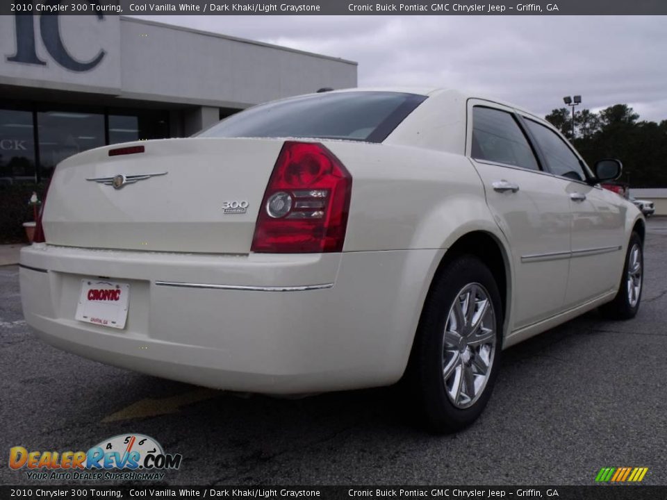 2010 Chrysler 300 Touring Cool Vanilla White / Dark Khaki/Light Graystone Photo #8