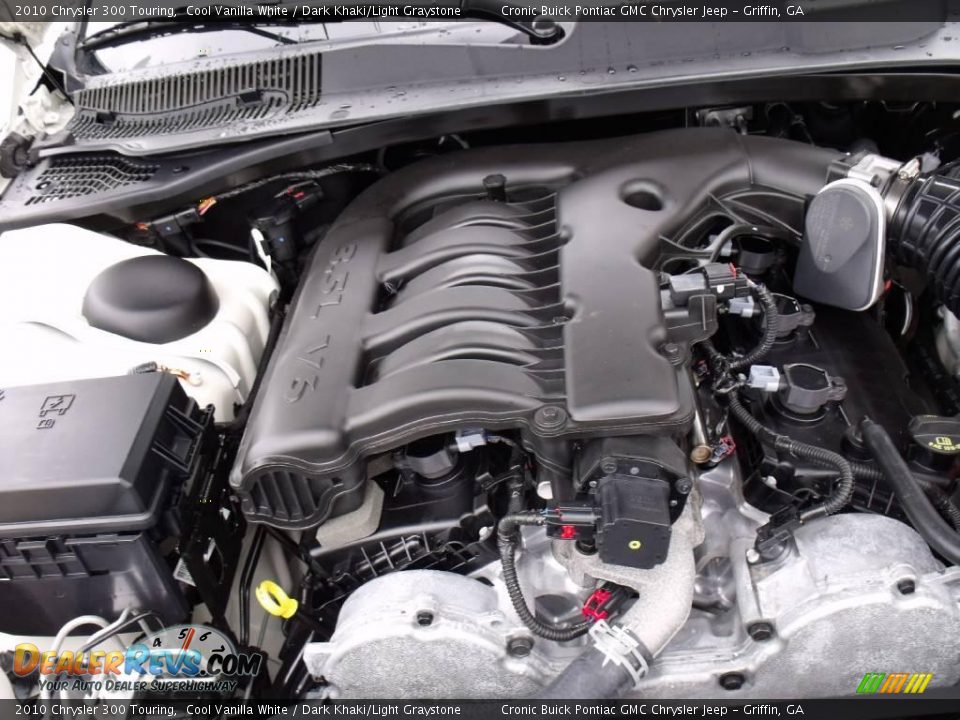 2010 Chrysler 300 Touring Cool Vanilla White / Dark Khaki/Light Graystone Photo #11