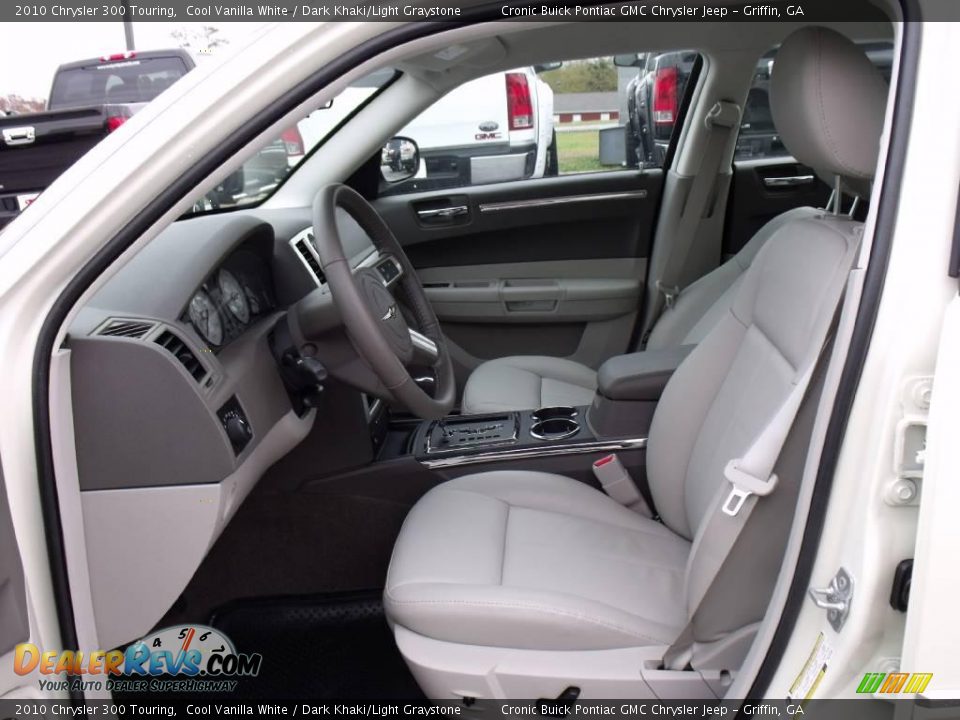 2010 Chrysler 300 Touring Cool Vanilla White / Dark Khaki/Light Graystone Photo #12
