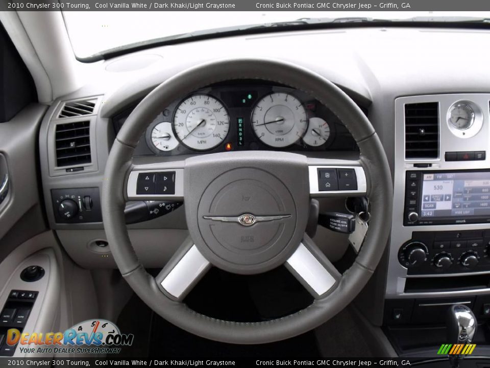 2010 Chrysler 300 Touring Cool Vanilla White / Dark Khaki/Light Graystone Photo #17