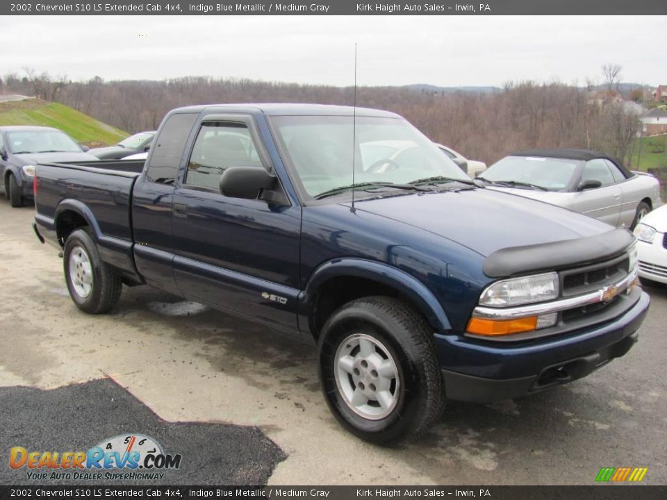2002 Chevrolet S10 LS Extended Cab 4x4 Indigo Blue Metallic / Medium Gray Photo #1