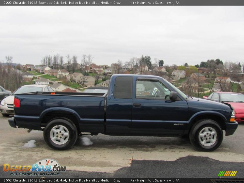 2002 Chevrolet S10 LS Extended Cab 4x4 Indigo Blue Metallic / Medium Gray Photo #2