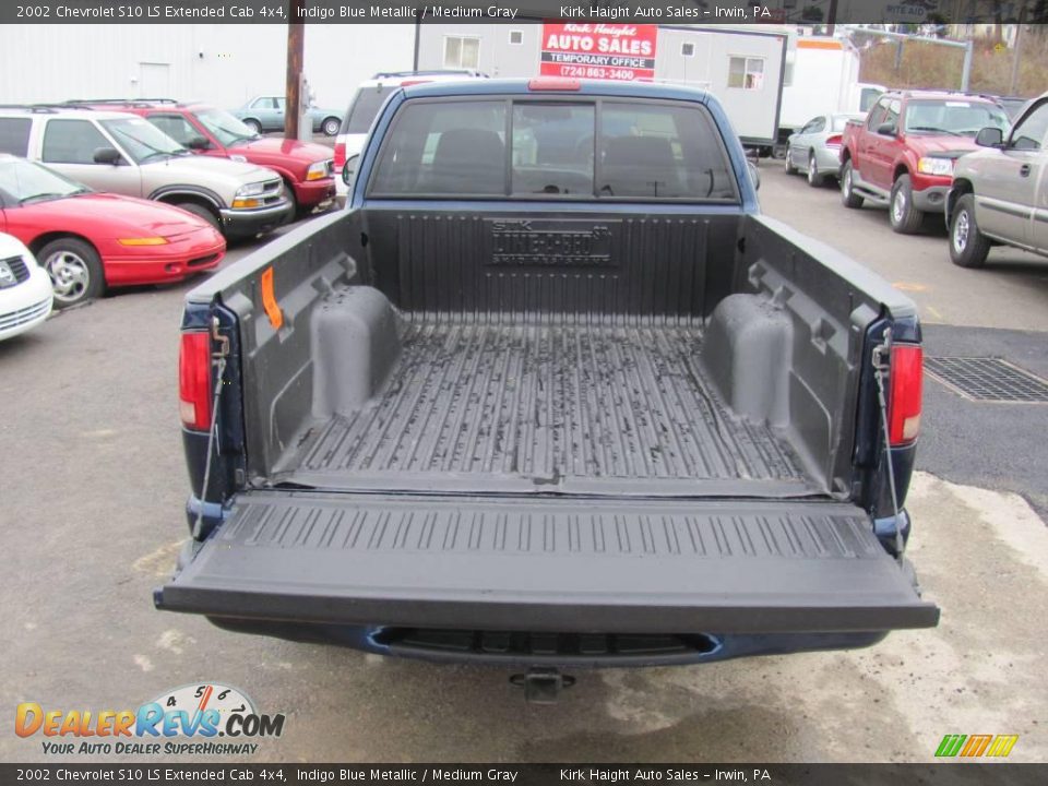 2002 Chevrolet S10 LS Extended Cab 4x4 Indigo Blue Metallic / Medium Gray Photo #4