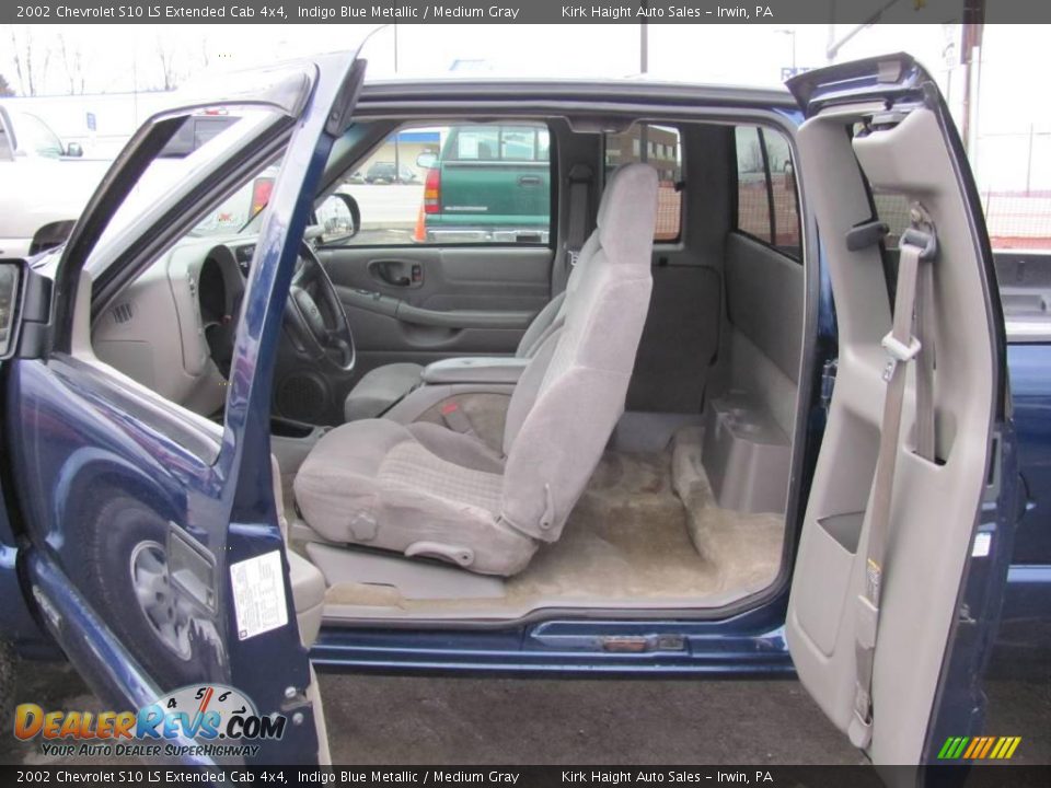 2002 Chevrolet S10 LS Extended Cab 4x4 Indigo Blue Metallic / Medium Gray Photo #6