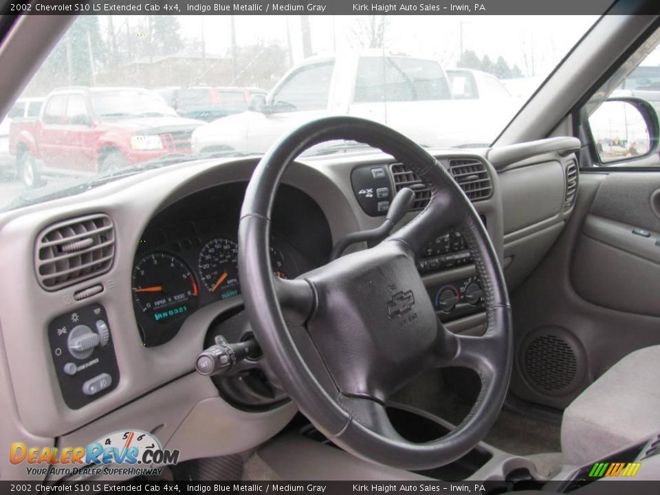 2002 Chevrolet S10 LS Extended Cab 4x4 Indigo Blue Metallic / Medium Gray Photo #8