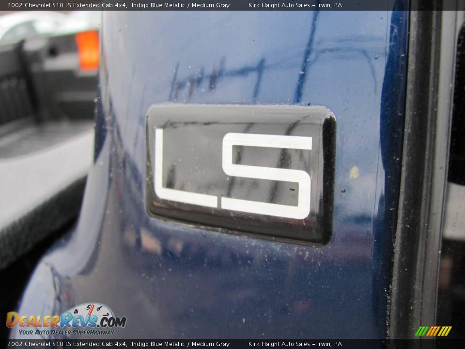 2002 Chevrolet S10 LS Extended Cab 4x4 Indigo Blue Metallic / Medium Gray Photo #14