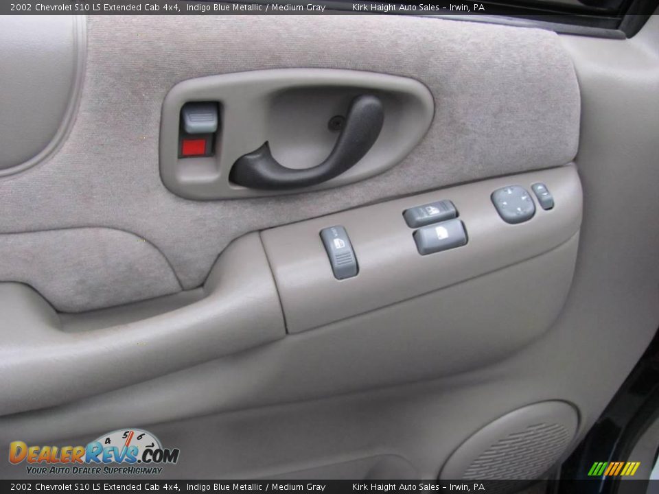2002 Chevrolet S10 LS Extended Cab 4x4 Indigo Blue Metallic / Medium Gray Photo #15