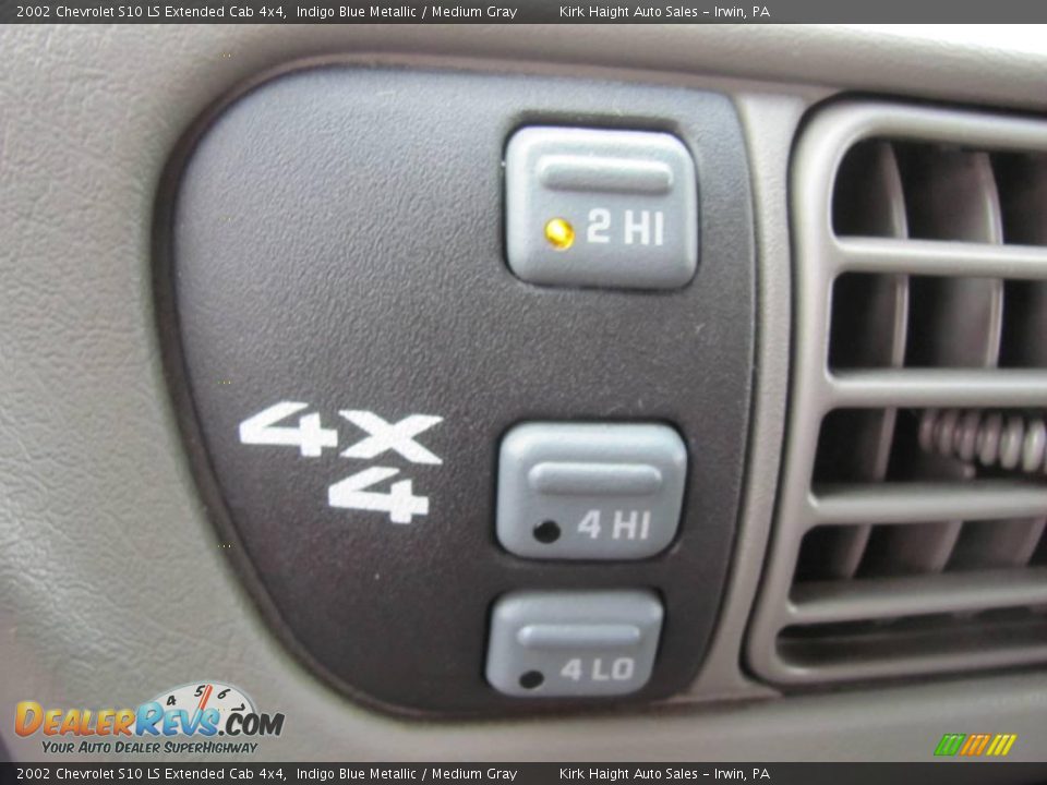 2002 Chevrolet S10 LS Extended Cab 4x4 Indigo Blue Metallic / Medium Gray Photo #17