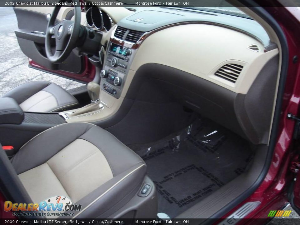 2009 Chevrolet Malibu LTZ Sedan Red Jewel / Cocoa/Cashmere Photo #20