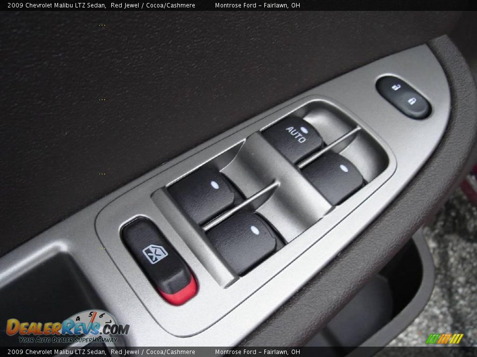 2009 Chevrolet Malibu LTZ Sedan Red Jewel / Cocoa/Cashmere Photo #23