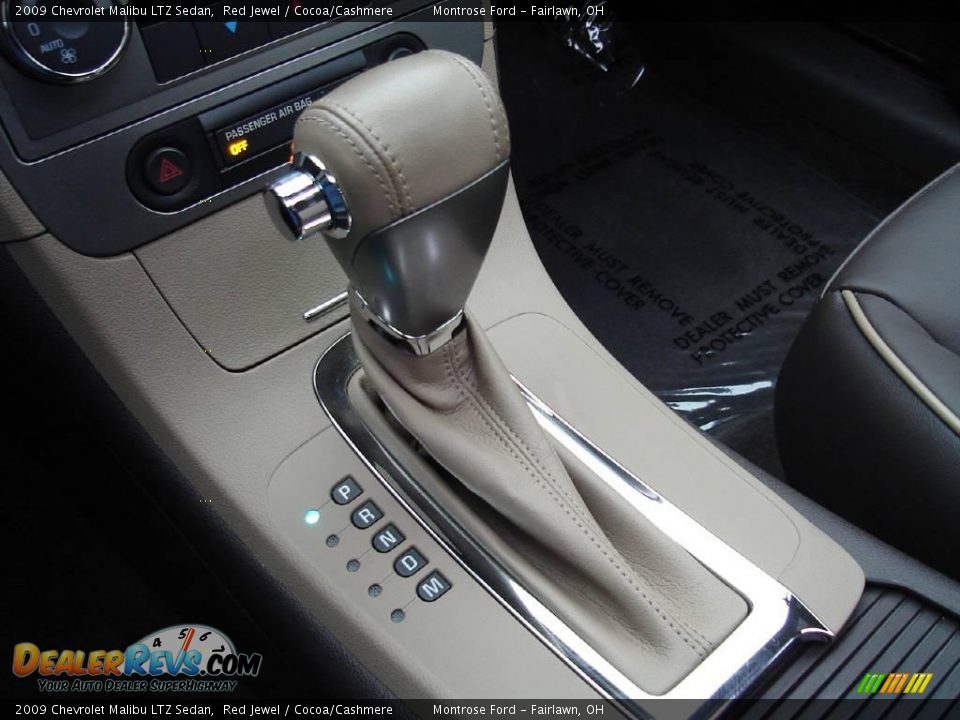 2009 Chevrolet Malibu LTZ Sedan Red Jewel / Cocoa/Cashmere Photo #31