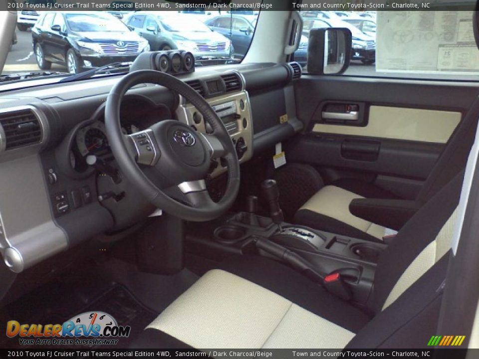 2010 Toyota FJ Cruiser Trail Teams Special Edition 4WD Sandstorm / Dark Charcoal/Beige Photo #34