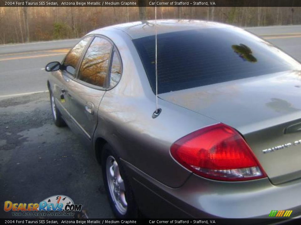 2004 Ford Taurus SES Sedan Arizona Beige Metallic / Medium Graphite Photo #4