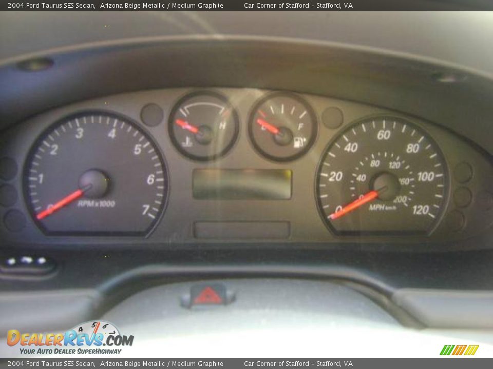 2004 Ford Taurus SES Sedan Arizona Beige Metallic / Medium Graphite Photo #17