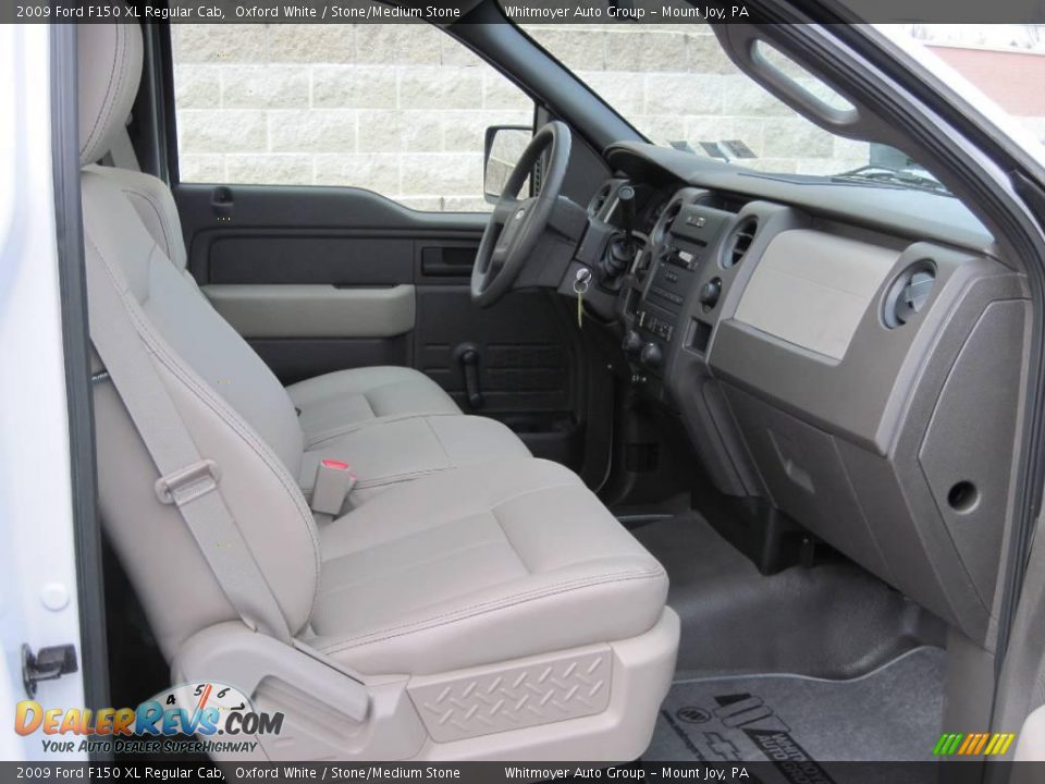 2009 Ford F150 XL Regular Cab Oxford White / Stone/Medium Stone Photo #5