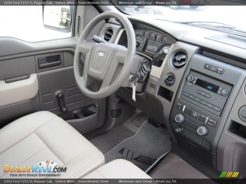 2009 Ford F150 XL Regular Cab Oxford White / Stone/Medium Stone Photo #6