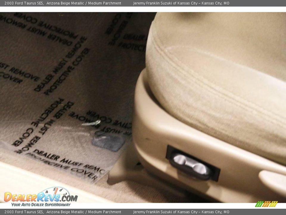 2003 Ford Taurus SES Arizona Beige Metallic / Medium Parchment Photo #8