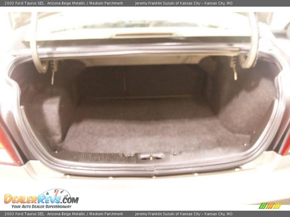 2003 Ford Taurus SES Arizona Beige Metallic / Medium Parchment Photo #16