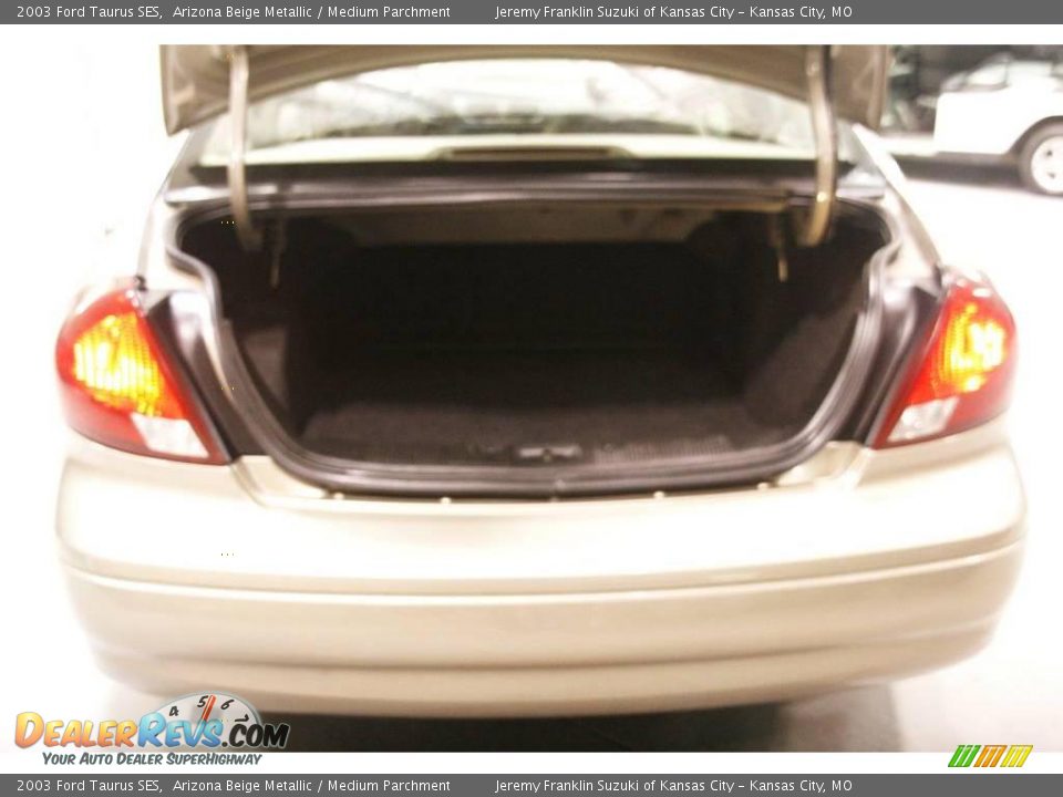 2003 Ford Taurus SES Arizona Beige Metallic / Medium Parchment Photo #17