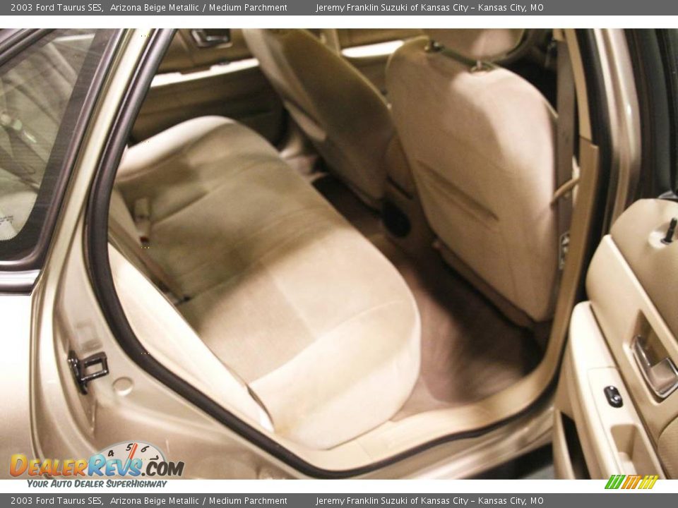 2003 Ford Taurus SES Arizona Beige Metallic / Medium Parchment Photo #18