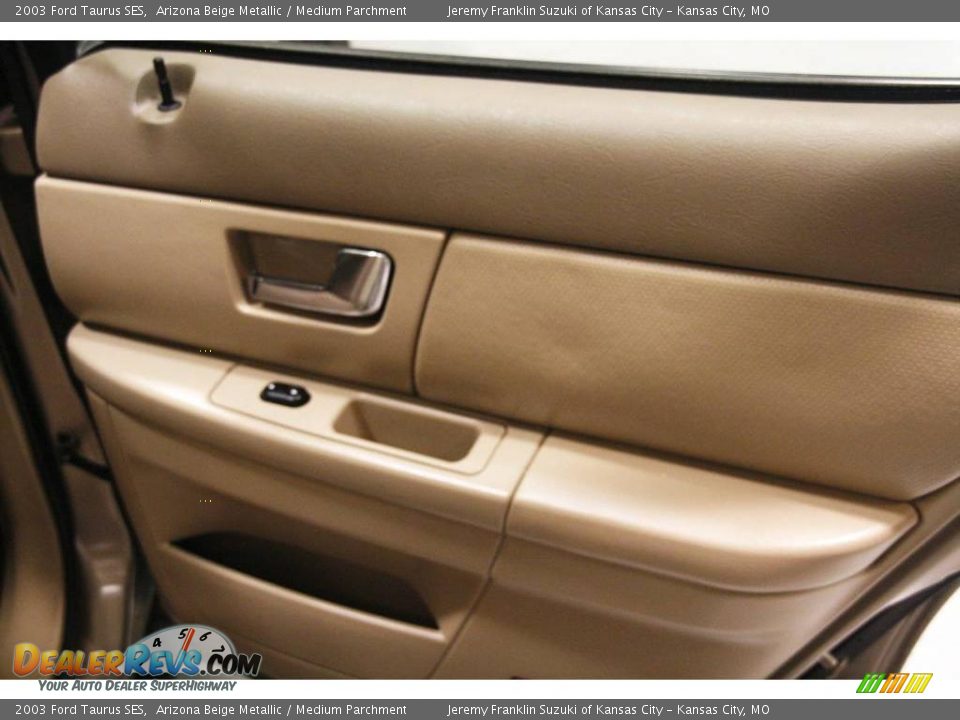 2003 Ford Taurus SES Arizona Beige Metallic / Medium Parchment Photo #19