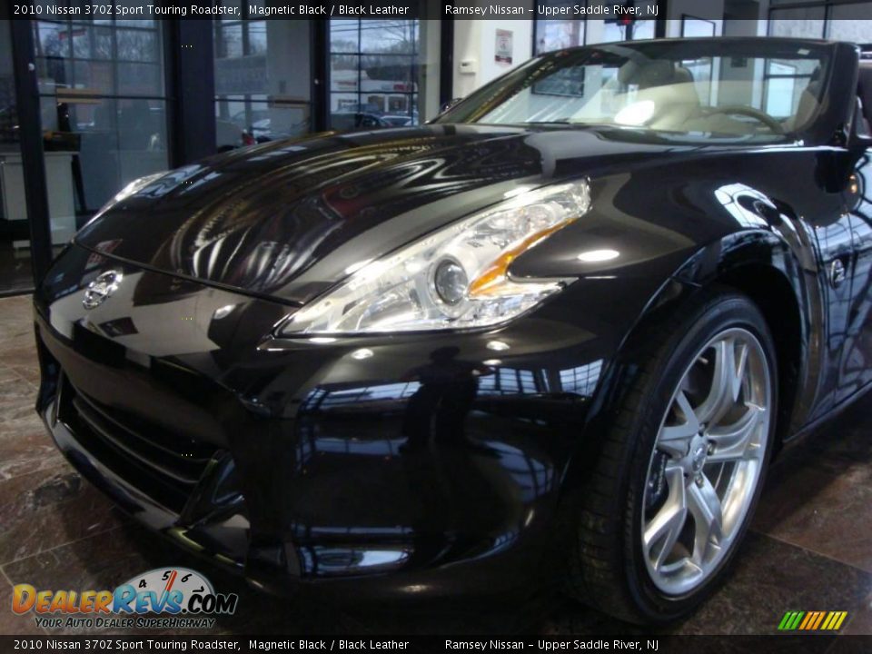 2010 Nissan 370Z Sport Touring Roadster Magnetic Black / Black Leather Photo #15
