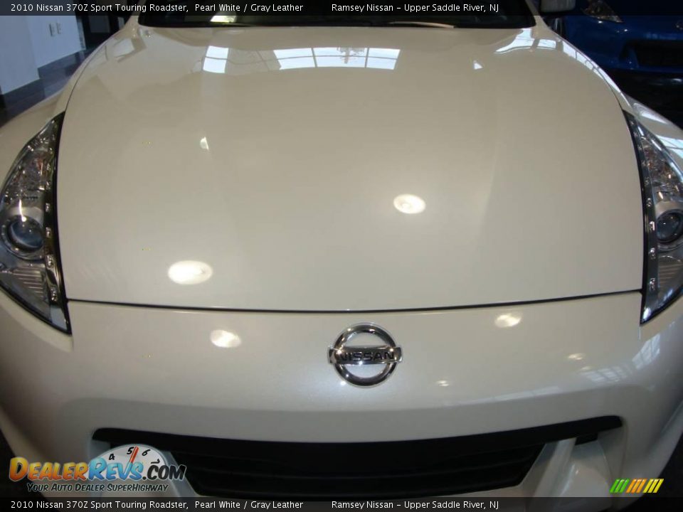 2010 Nissan 370Z Sport Touring Roadster Pearl White / Gray Leather Photo #24