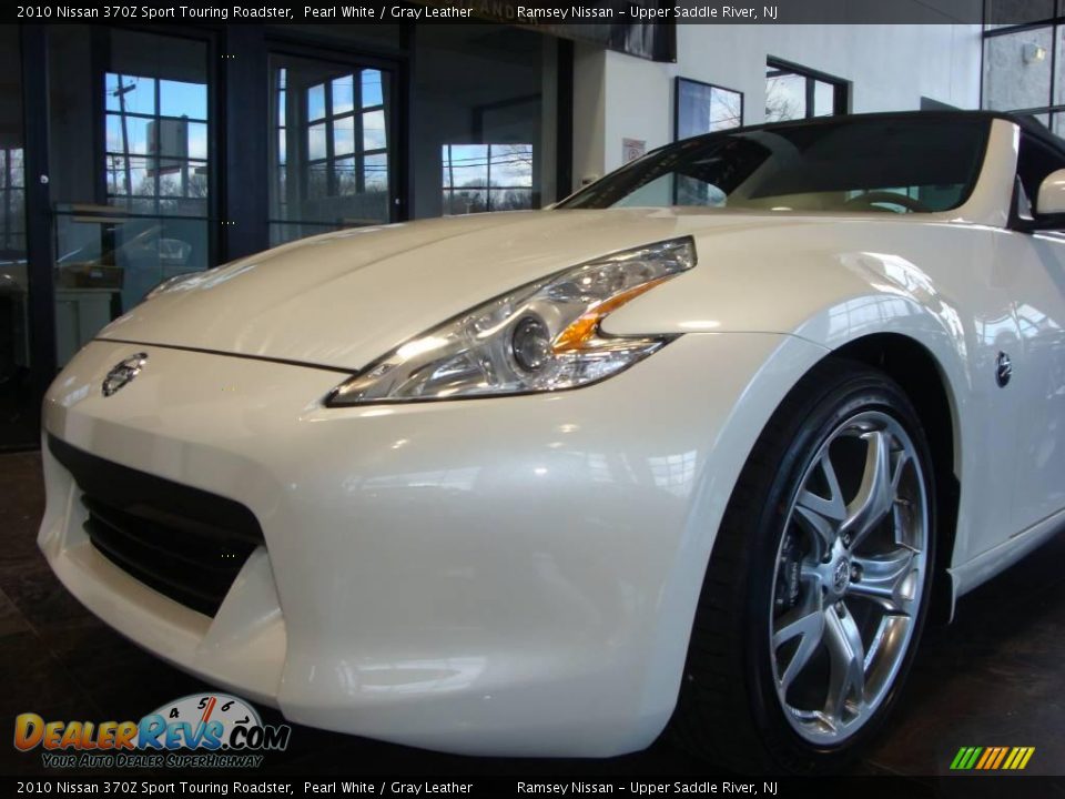 2010 Nissan 370Z Sport Touring Roadster Pearl White / Gray Leather Photo #25
